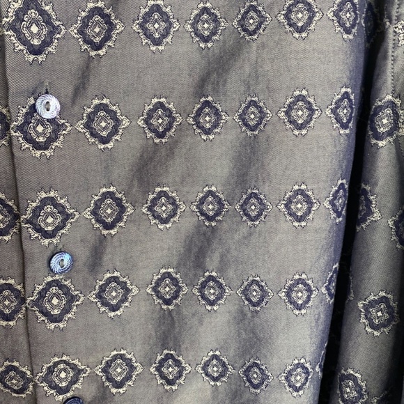 ROBERT Graham Luxury Dress Shirt Blue and White Pattern Size XL - Picture 8 of 10